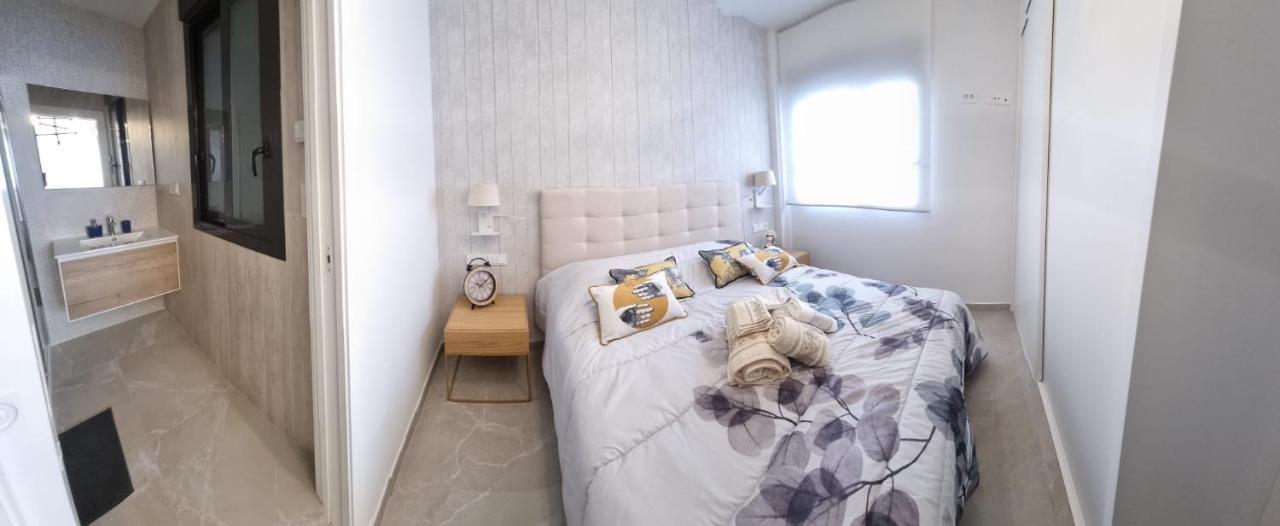Modern And Cosy Apartment Close To The Beach Torrevieja Esterno foto