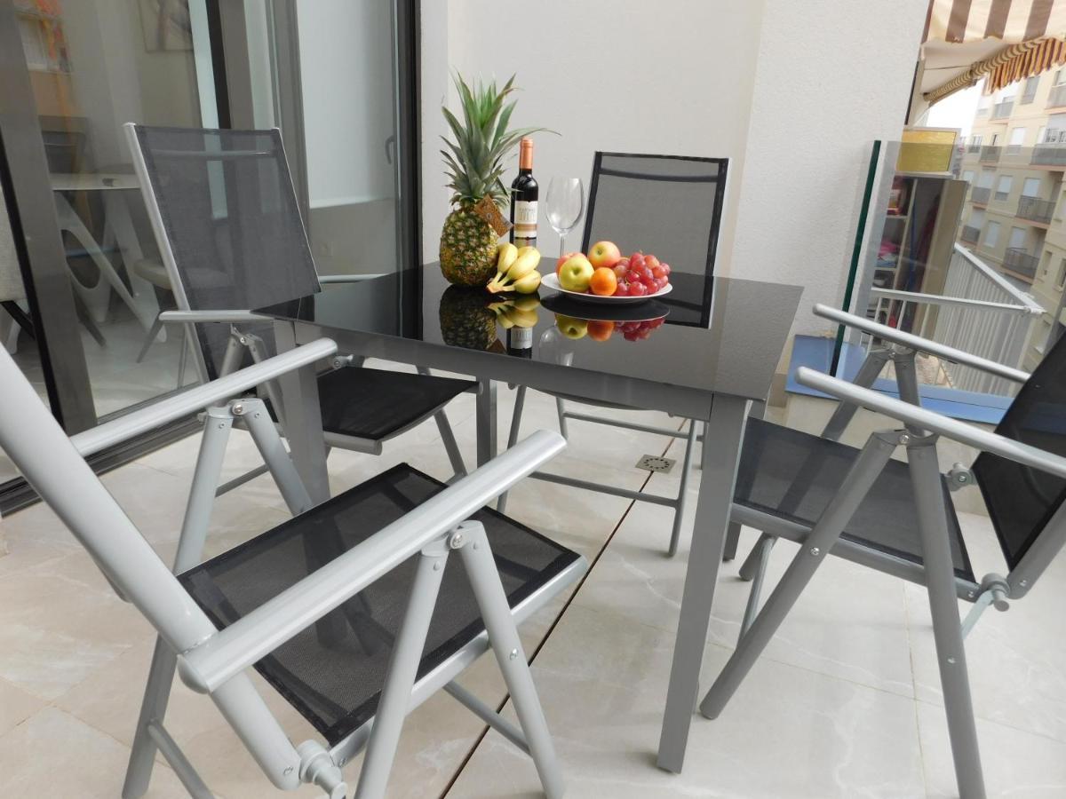 Modern And Cosy Apartment Close To The Beach Torrevieja Esterno foto